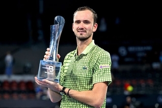 メドベデフが「ブリスベン国際」初優勝！ナカシマを退けツアー22勝目、愛娘に捧げる開幕戦制覇