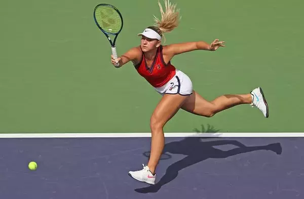 同級生対決、コスチュクがUS女王ラドゥカヌにストレート勝利[トランシルバニア・オープン]