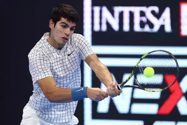 アルカラスがナカシマにセット落とさず2勝目! 決勝T進出に一番乗り[Next Gen ATPファイナルズ]