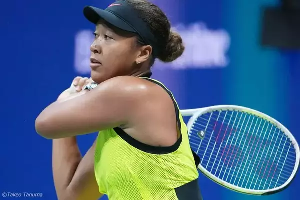 大坂なおみがラケットからバットに握り替えて野球に挑戦! 快音響かせるも「何かがおかしい」