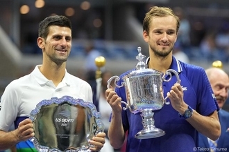 メドベージェフ、3度目の正直でグランドスラム初制覇!ジョコビッチに「ごめんなさい」[USオープン]
