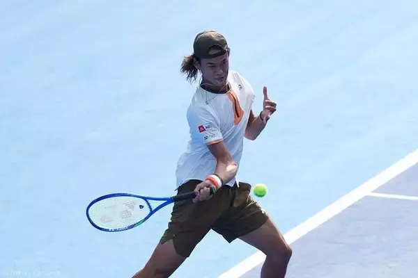 坂本怜 元世界21位エバンズを圧倒し予選2回戦へ。ブレークポイント握らせない盤石のテニス[全豪オープン予選]