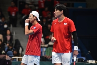 綿貫陽介／柚木武が約3時間の死闘を制しファイナル予選2回戦進出に王手！綿貫「先輩としていい形で繋げたかった」とエース・望月へ託す[デビスカップ・ファイナル予選]