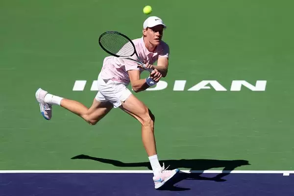 シナー、20歳の新鋭ティエンを圧倒し2年ぶり4強「大きな舞台のために練習してきた」[BNPパリバ・オープン]