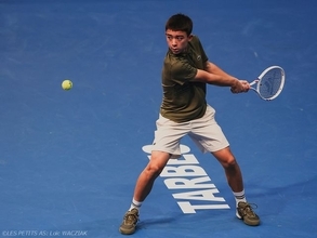 ナダルやフェデラーも出場したスターへの登竜門！14歳以下世界最高峰「プチザス」開幕し日本勢2人が初戦突破