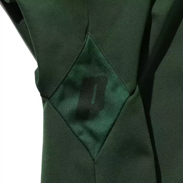 「歴代“グラファイト(GRAPHITE)”のデザインが1本に!!　プリンス(prince)とビームス(BEAMS)のコラボレーションアイテムが新発売」の画像