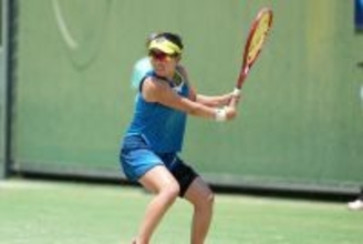西郷里奈、19歳の北原結乃らシード勢が4強入り ダブルスは日本勢対決の決勝へ［福岡国際女子テニス2026］