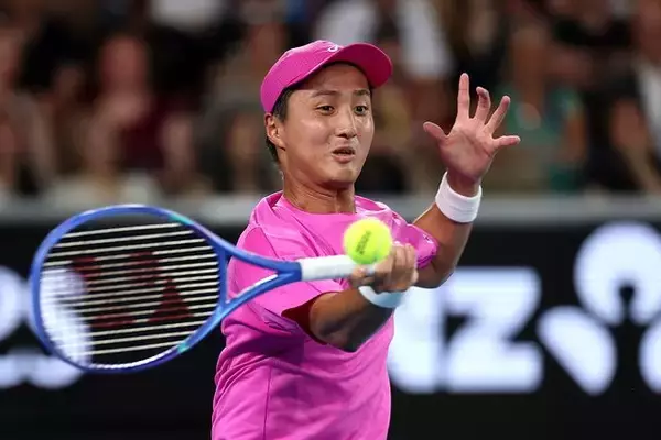 望月慎太郎、チチパスから1セット奪うも逆転負け。全豪初勝利は持ち越しに[全豪オープン]