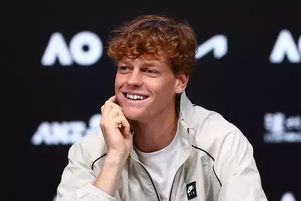 シナー、全豪3連覇が懸かる舞台へ！オフシーズンにサーブとネットプレーを強化[全豪オープン]