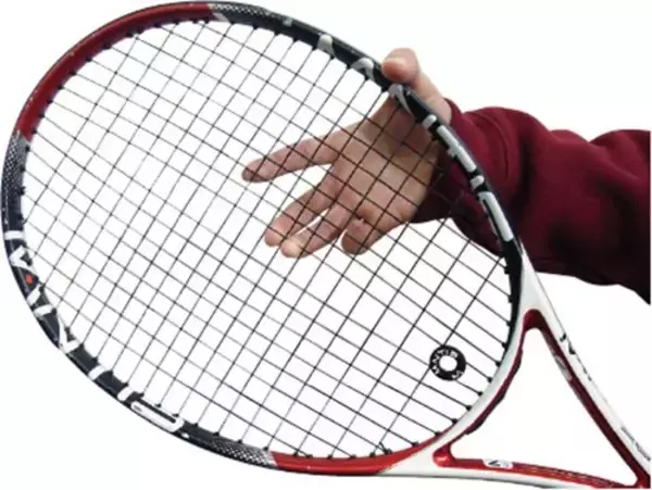 「試合に勝ちたい人のための、隠れたロングセラー。ストリングの動きを活性化する【TENNIC『String Glide』　／GEAR SELECTION TENNIS EYE】」の画像