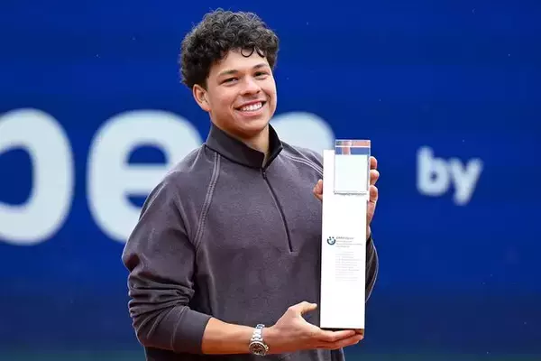 「クレーは好きなサーフェスになりつつある」シェルトンがBMWオープン初V、アガシ以来の快挙達成