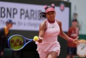 大坂なおみ、世界10位バドサを追い詰めるも一歩及ばず逆転負けで初戦敗退[全仏オープン]