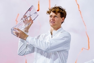 シナーが「サンシャイン・ダブル」達成、マイアミOPで失セット0の完全優勝「今週は特にサーブが良かった」