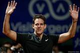 「自身のトレードマークにキスをしてコートを去ったデルポトロ「今日が最後だとしても幸せ」[アルゼンチン・オープン]」の画像1