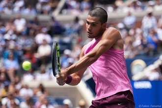 アルカラス 世界82位にストレート勝ちし2年ぶり8強。4試合で被ブレークわずか1度の盤石な戦いぶり[全米オープン]