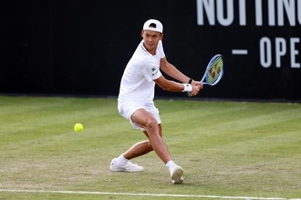 坂本怜が初戦突破、フルセットの接戦を制し予選2回戦へ[ウィンブルドン]