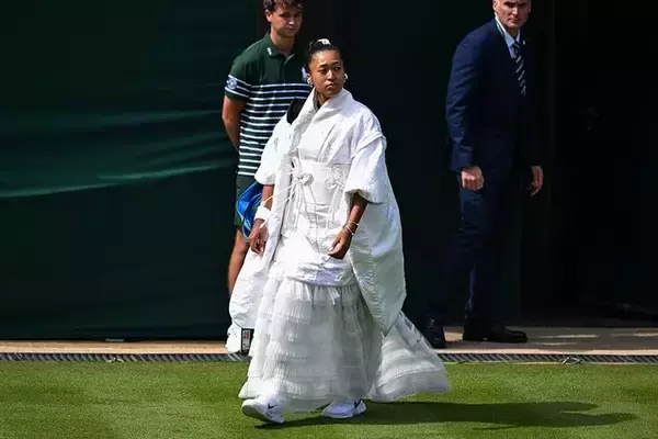 「日本への深い敬意と愛を込めた」大坂なおみ、ウィンブルドンを彩った白の「着物風ウェア」誕生の舞台裏