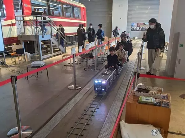 「関西私鉄の雄、マルーンの電車の魅力を関東で知る　ロマンスカーミュージアムで企画展「小田急と阪急」（神奈川県海老名市）【コラム】」の画像