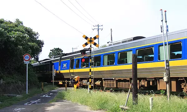 「列車乗り継ぎ9時間でハワイのローカルへ！ いまこそ島根 山陰線の無人駅で途中下車、五感でゆっくり歩く贅沢リセットの時間をいまこそ！」の画像