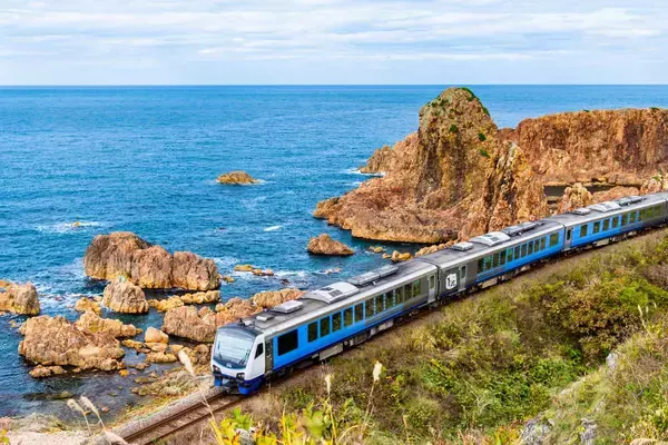 JR東日本×ウェザーニューズ【最高気温差10℃以上】本当に涼しい避暑地！「リゾートしらかみ」や「HIGH RAIL 1375」でめぐる快適な夏旅