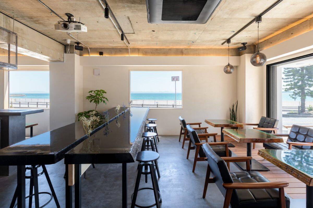 【車なし日帰り】三浦半島・絶景カフェと透明度AA穴場ビーチを巡る！ おトクな電車きっぷ活用してストレスフリー旅へ行こう！