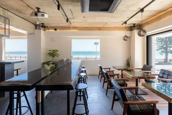 「【車なし日帰り】三浦半島・絶景カフェと透明度AA穴場ビーチを巡る！ おトクな電車きっぷ活用してストレスフリー旅へ行こう！」の画像
