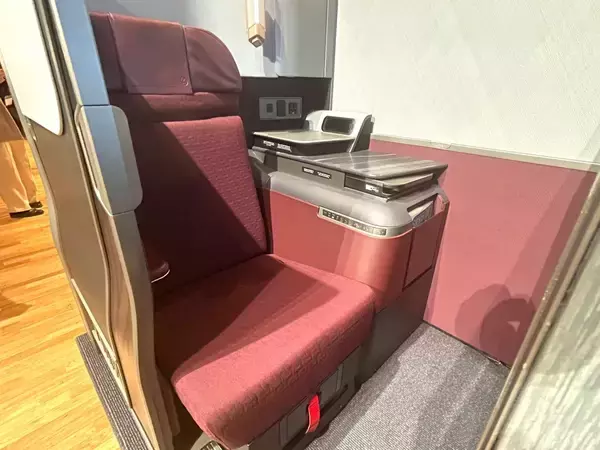 「JAL 9年連続「5スター」受賞の舞台裏、2026年春の最新機内食レポ＆A350-1000最新シートで体感する“世界最高峰のホスピタリティ”」の画像