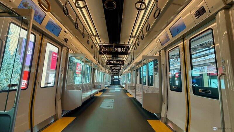 【試乗レポ】相鉄の新型車両「13000系」公開！3月30日デビューの進化を遂げた”ネイビーブルー”車内設備と最新機能をチェック