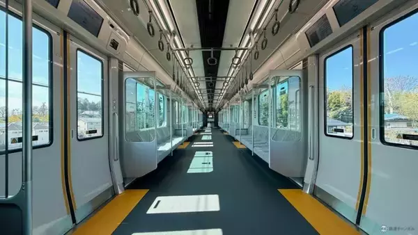「【試乗レポ】相鉄の新型車両「13000系」公開！3月30日デビューの進化を遂げた”ネイビーブルー”車内設備と最新機能をチェック」の画像