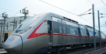 最高時速160キロ走行のインド・デリーの近郊鉄道 運輸総研のセミナーでトップがスピーチ　高速鉄道のこぼれ話もご紹介します【コラム】