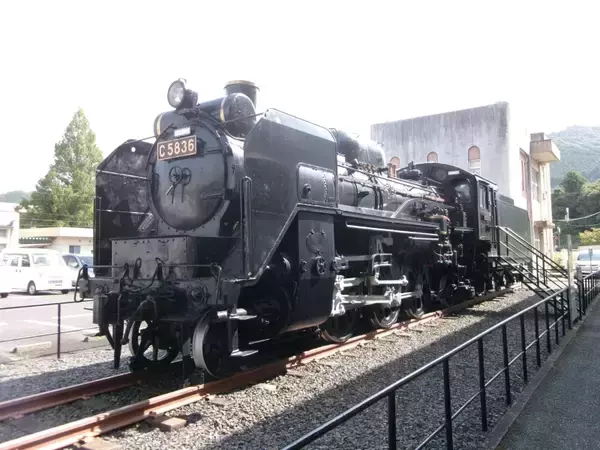 クレーンで吊り上がるSLを見るチャンス！？ 美祢市で「C58蒸気機関車引越し大作戦！」12日開催