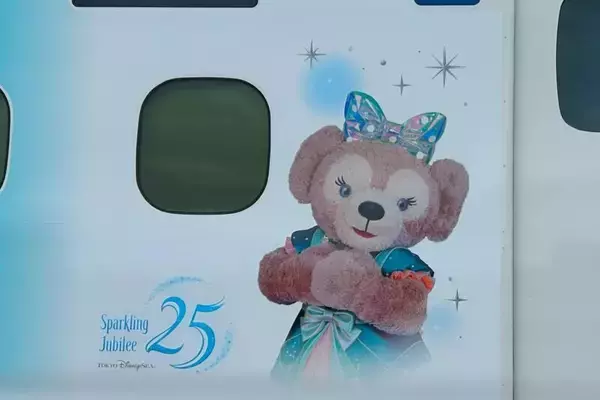 「【レポート】 ディズニーシー25周年記念「スパークリングドリーム新幹線」特別な外観や限定車内装飾など、詳細ダイヤも解説！6/19運行開始」の画像