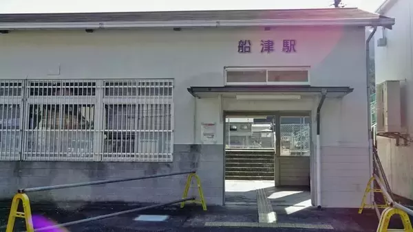 「もう順光は諦めました【木造駅舎カタログ】紀勢本線05/174　船津駅」の画像