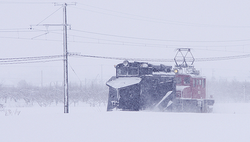 雪国の定時運行を影で支えるアメリカ生まれの95歳、弘南鉄道 ED22形1 凸型電気機関車の歩んだ道