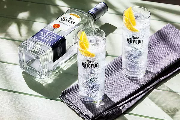 「メキシコ伝統文化「死者の日」にあわせ「クエルボ・エスペシャル」2種に限定デザイン商品が登場！ 東京と大阪では10月にイベントや屋外ビジュアルも！」の画像