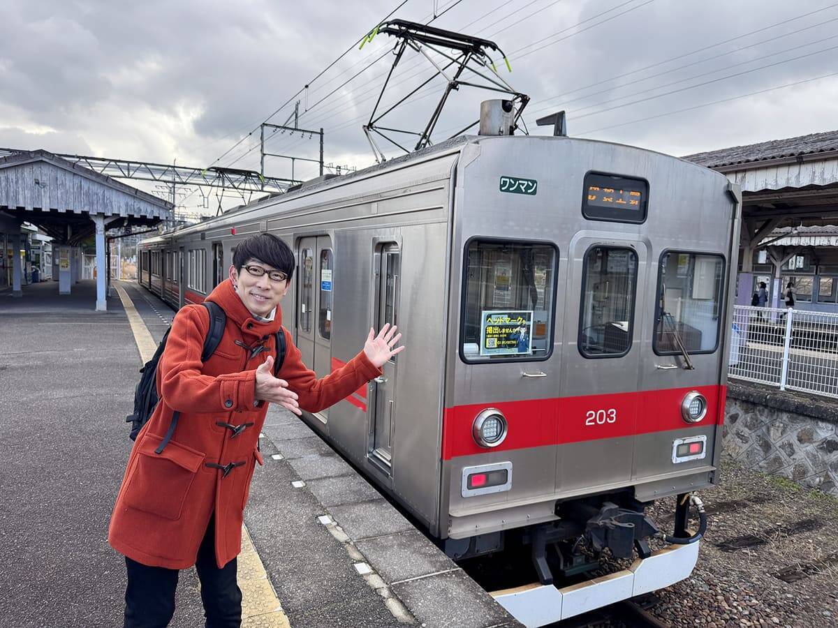 人気の旅番組「鉄道ひとり旅」269回目の舞台は “伊賀鉄道” 、出発前から大興奮！橙忍者で一駅散歩＆忍法ワープの術も？