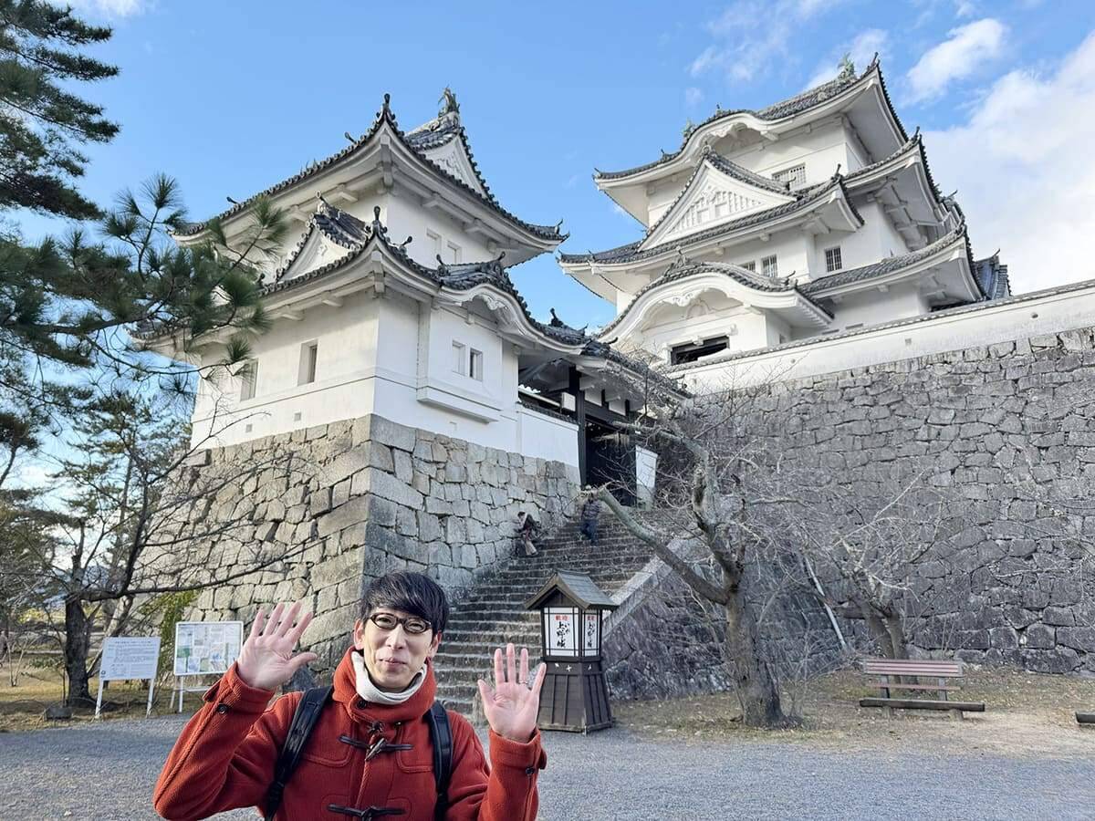 人気の旅番組「鉄道ひとり旅」269回目の舞台は “伊賀鉄道” 、出発前から大興奮！橙忍者で一駅散歩＆忍法ワープの術も？