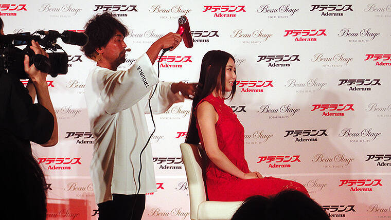 6/1発売 高性能ヘアドライヤー BeauStage ELEGANJET に超人気サロン美容師も絶賛！ 小型 軽量 静電気ゼロ AI制御、アデランスが開発