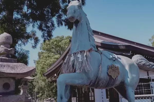 「岡山県の開運スポット5選【2026午年の初詣】馬ゆかりの最上稲荷や 桃太郎の吉備津神社など年末年始に行きたい神社仏閣まとめ（中国地方）」の画像