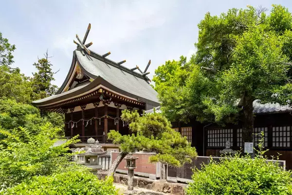 「岡山県の開運スポット5選【2026午年の初詣】馬ゆかりの最上稲荷や 桃太郎の吉備津神社など年末年始に行きたい神社仏閣まとめ（中国地方）」の画像