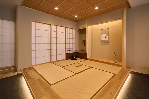 「【浅草】二天門すぐ！「MATCHA MEIJIN Cafe」旗艦店オープンで楽しむ“静寂と本格抹茶”のひととき」の画像