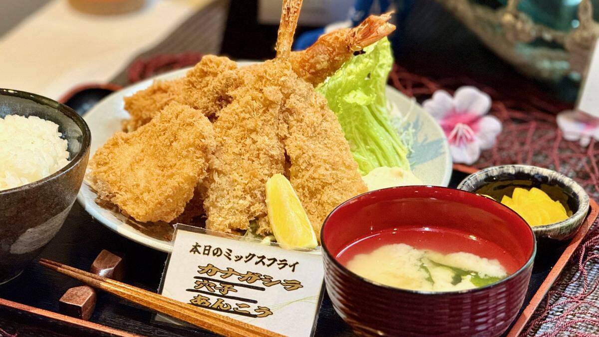 【2026最新】NEXCO東日本11万人が選んだ「ハイウェイめし甲子園」No.1決定！ 友部SAが2連覇、絶品SA・PAグルメTOP3をはっしーが実食