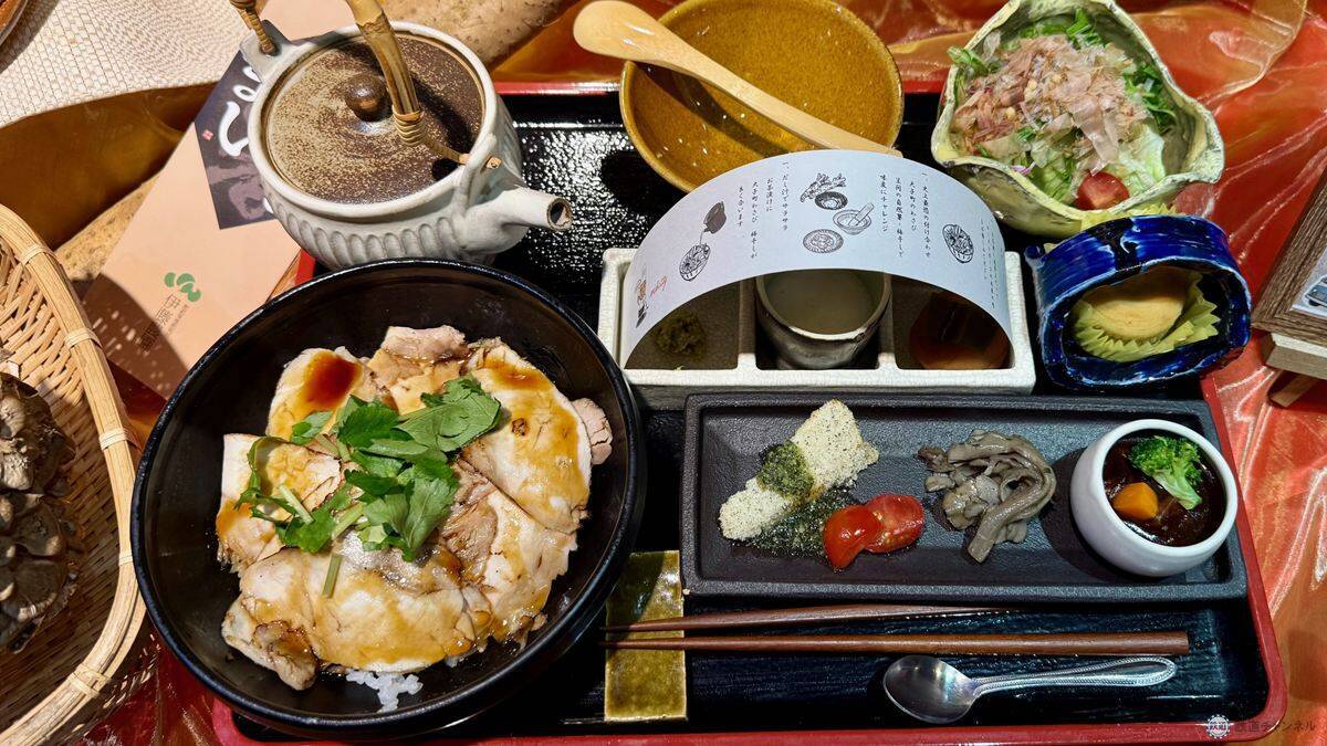 【2026最新】NEXCO東日本11万人が選んだ「ハイウェイめし甲子園」No.1決定！ 友部SAが2連覇、絶品SA・PAグルメTOP3をはっしーが実食