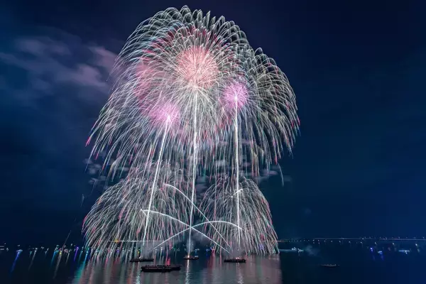【大阪芸術花火2025】りんくう公園からの圧巻の水上花火を、日本の夕陽百選も！11/1開催、最寄り駅やチケット情報をお届け