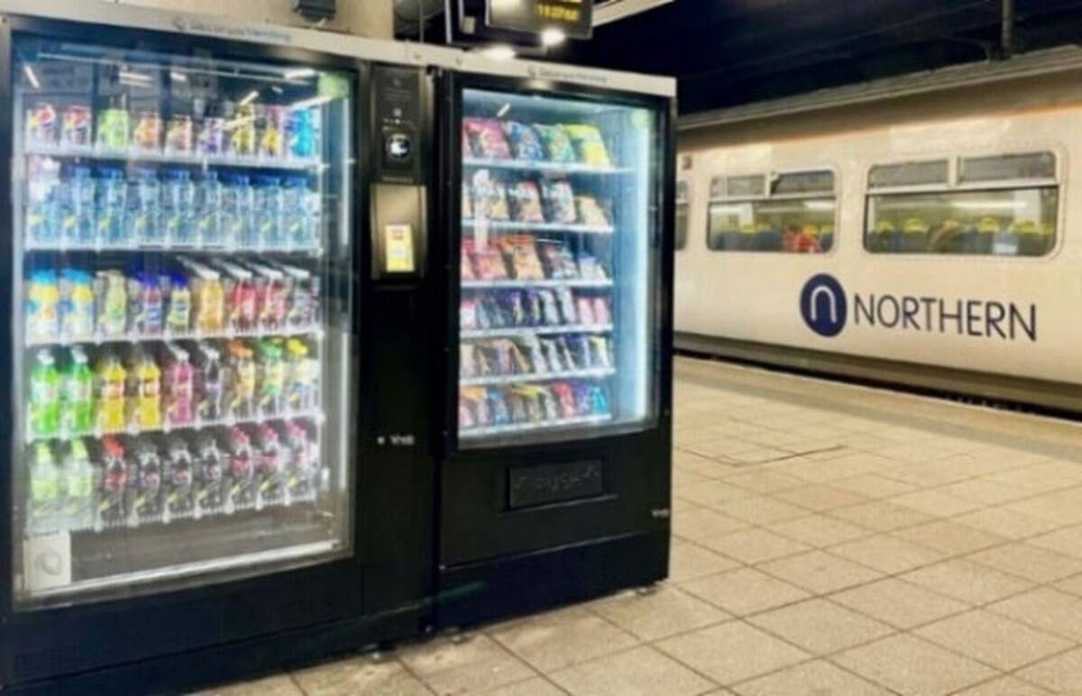 JR東日本グループが英国での自動販売機事業を拡大！主要空港と駅を合わせ1800台規模へ、ロンドンでおにぎり屋や日本のお茶も展開