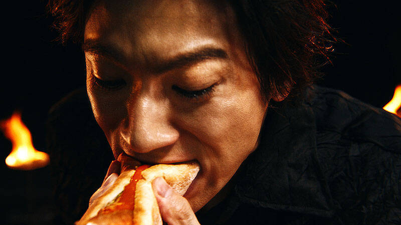 桃屋「おいしい唐がらしソース」の旨さに 山田裕貴 が絶叫！「桃屋のこれ、旨すぎてマジ止まんねって！」めっちゃ試したくなる本気喰いシズル、シビれる辛さ炸裂トークも