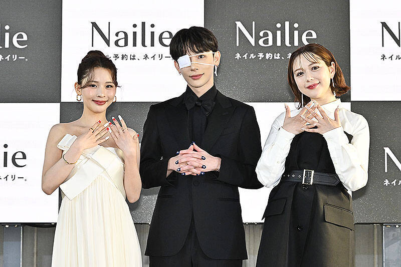 Nailie ネイリー がいま大注目の人気デザインやネイリストを発表、村重杏奈＆よしミチ姉弟が BEST NAIL ICON 2024 に！ 気になる最新3大ネイルトレンドもここでチェック