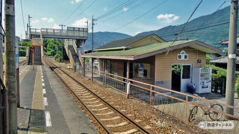 シーサス･クロッシングがあります　JR四国土讃線　佃駅（2）【木造駅舎コレクション】93