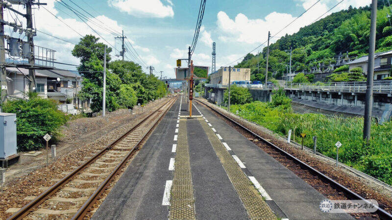 シーサス･クロッシングがあります　JR四国土讃線　佃駅（2）【木造駅舎コレクション】93