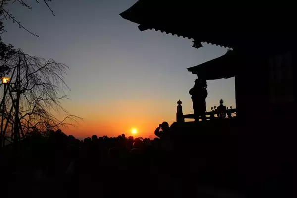 「東京都内の初日の出スポット10選！ 都心の名所から飛行機や富士山ビュー、登山スポットまでおすすめ情報まとめ【2025-2026年版】」の画像